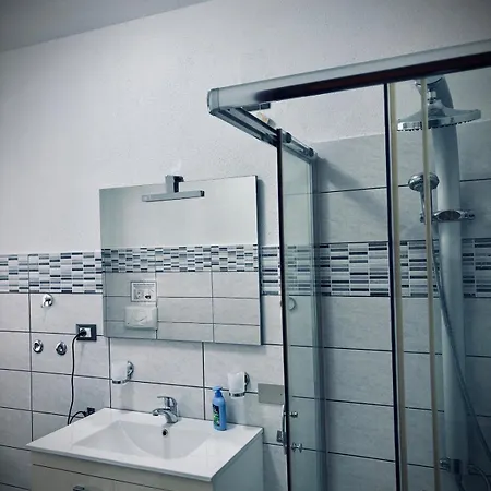 Lägenhet Da Giovanni - Terrasse - Kueche - Klima - Parken *